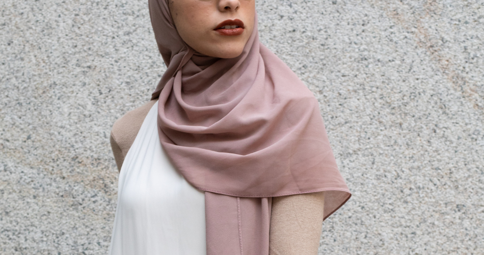 Earthy Coloured Abayas for the Fall Season: Embrace Elegance and Modesty