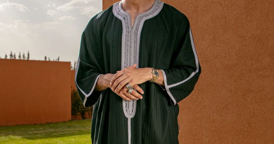 Moroccan Cultural Attire Explained - The Gandora, Kandora or Gandoura